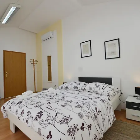 Zminj Apartments Room photo