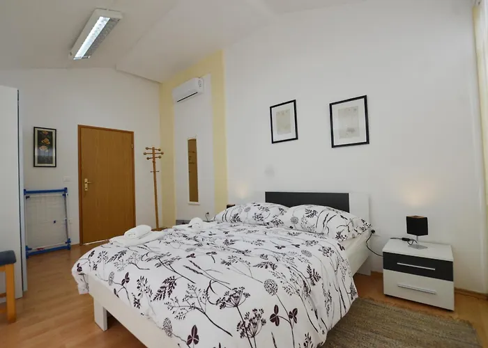 Zminj Apartments