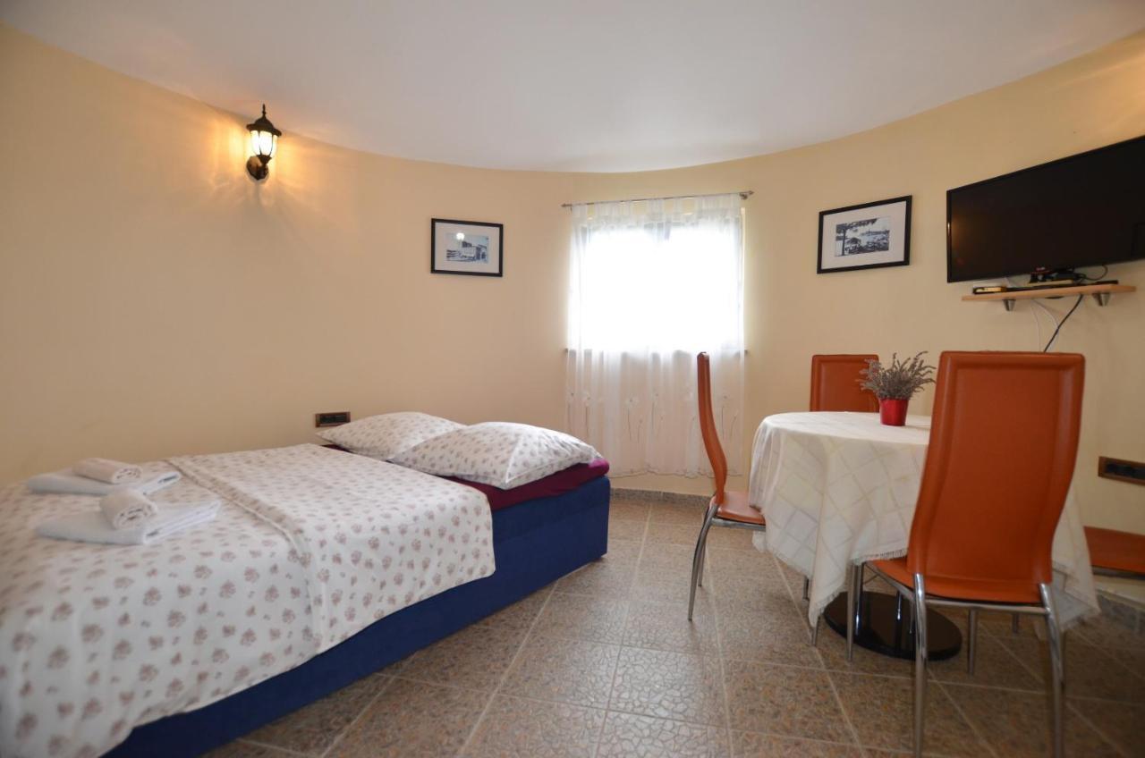 Appartement Zminj Apartments