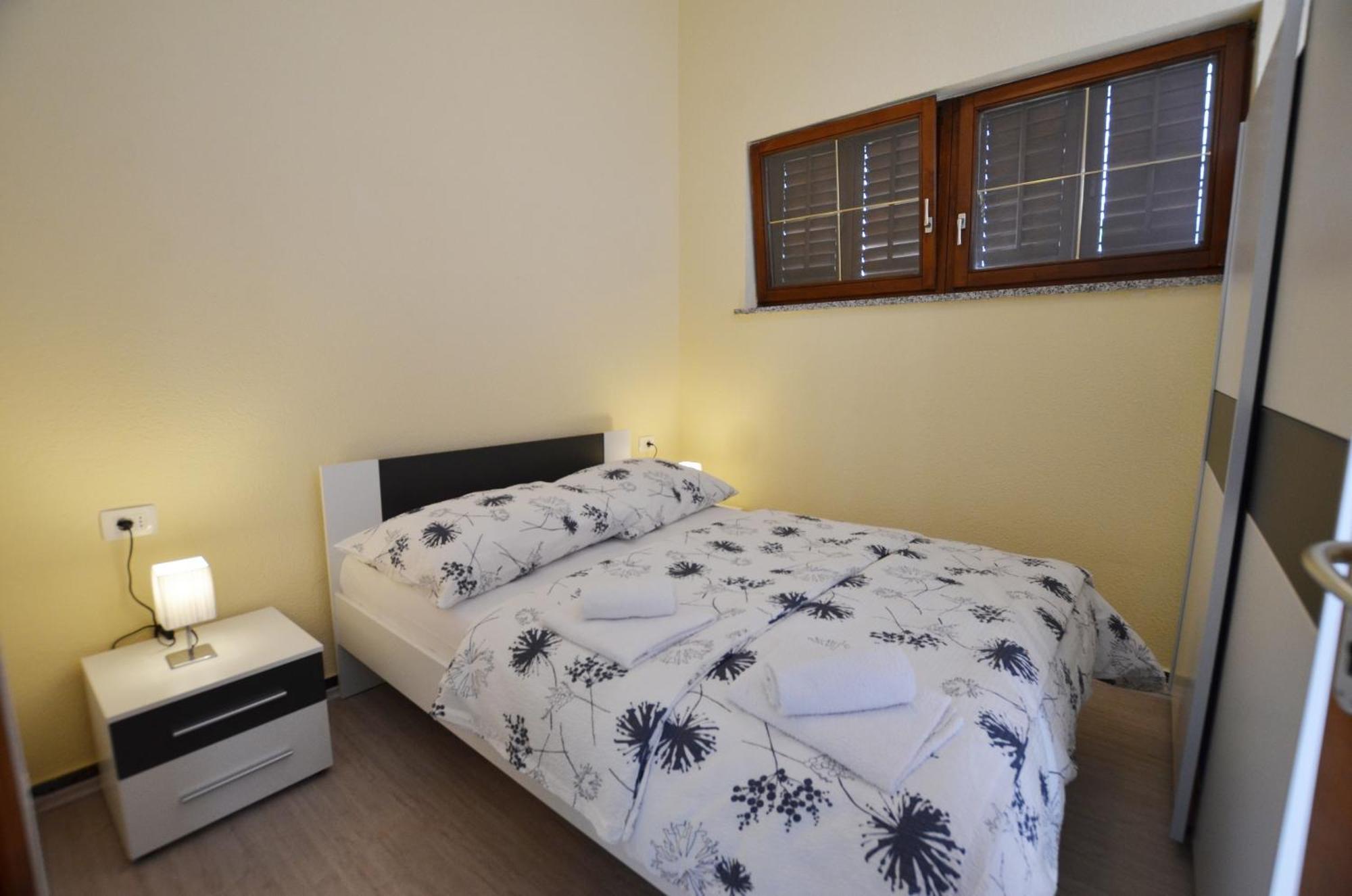 Zminj Apartments *