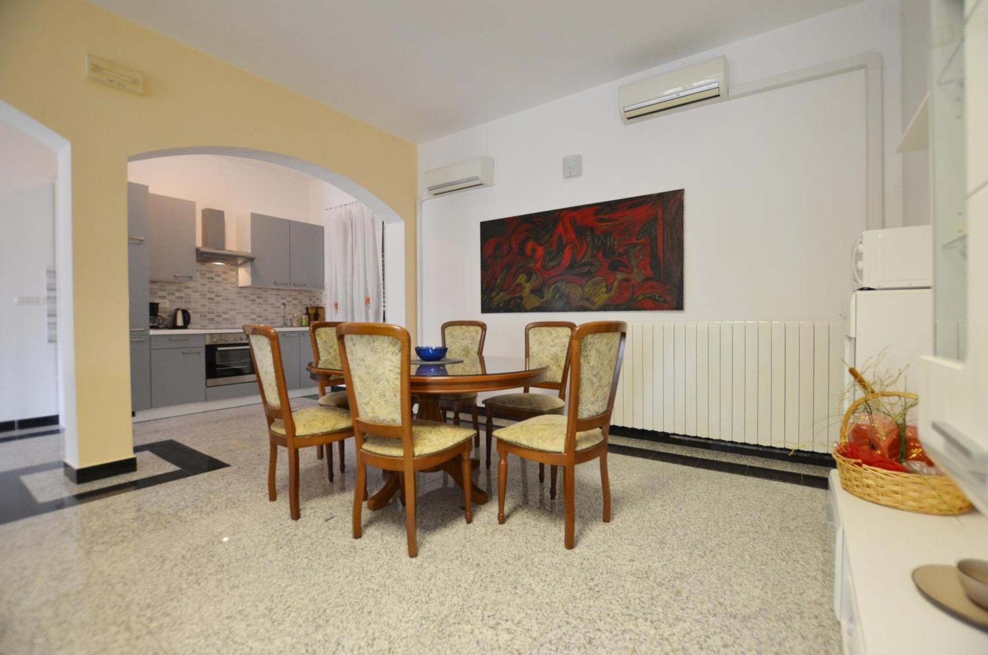 Apartment Zminj Apartments